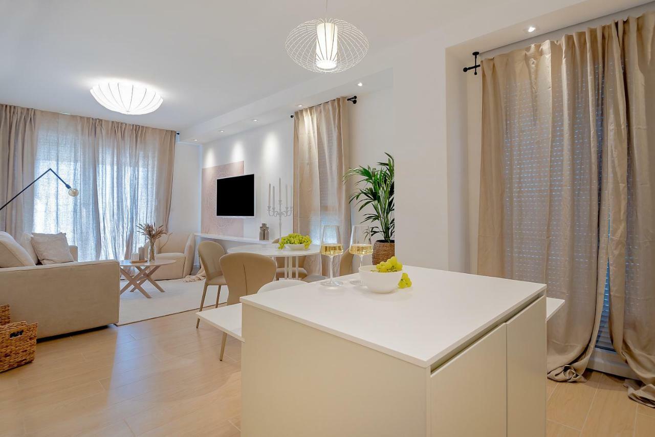 The Pleasurist - Apartment With Private Heated Pool And Terrace Split Exteriör bild